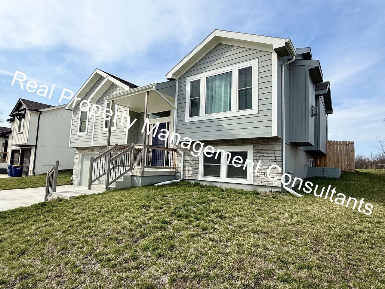 1808 Eagle Dr - Photo 3 of 47