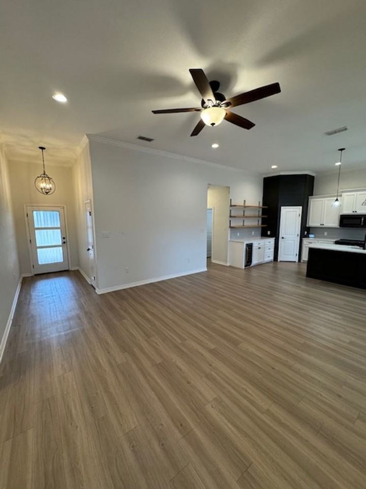 3009 Legacy Ln - Photo 4 of 24