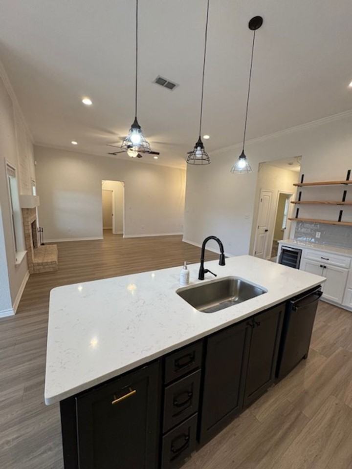 3009 Legacy Ln - Photo 7 of 24