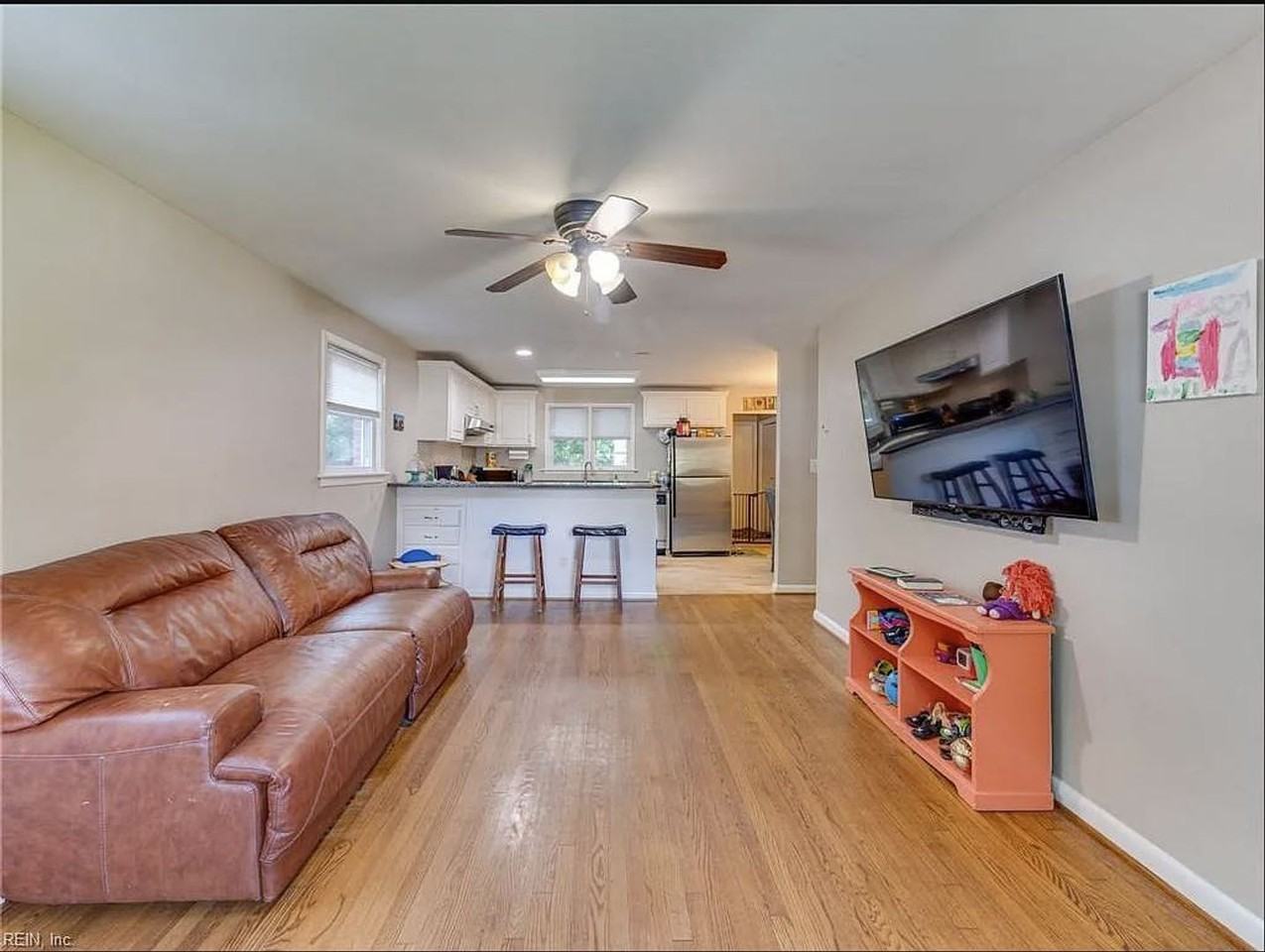 70 Concord Cres - Photo 3 of 23