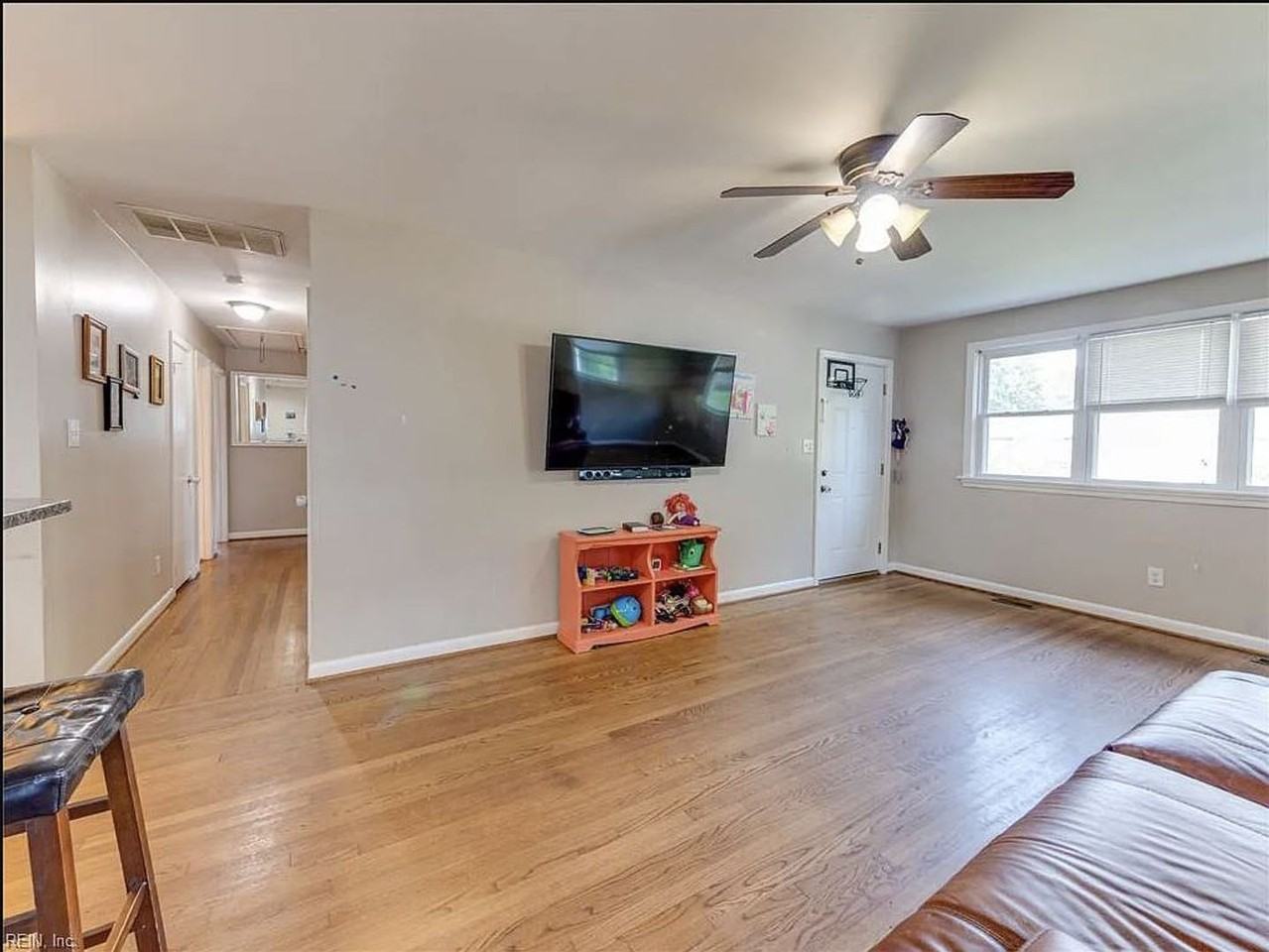 70 Concord Cres - Photo 4 of 23