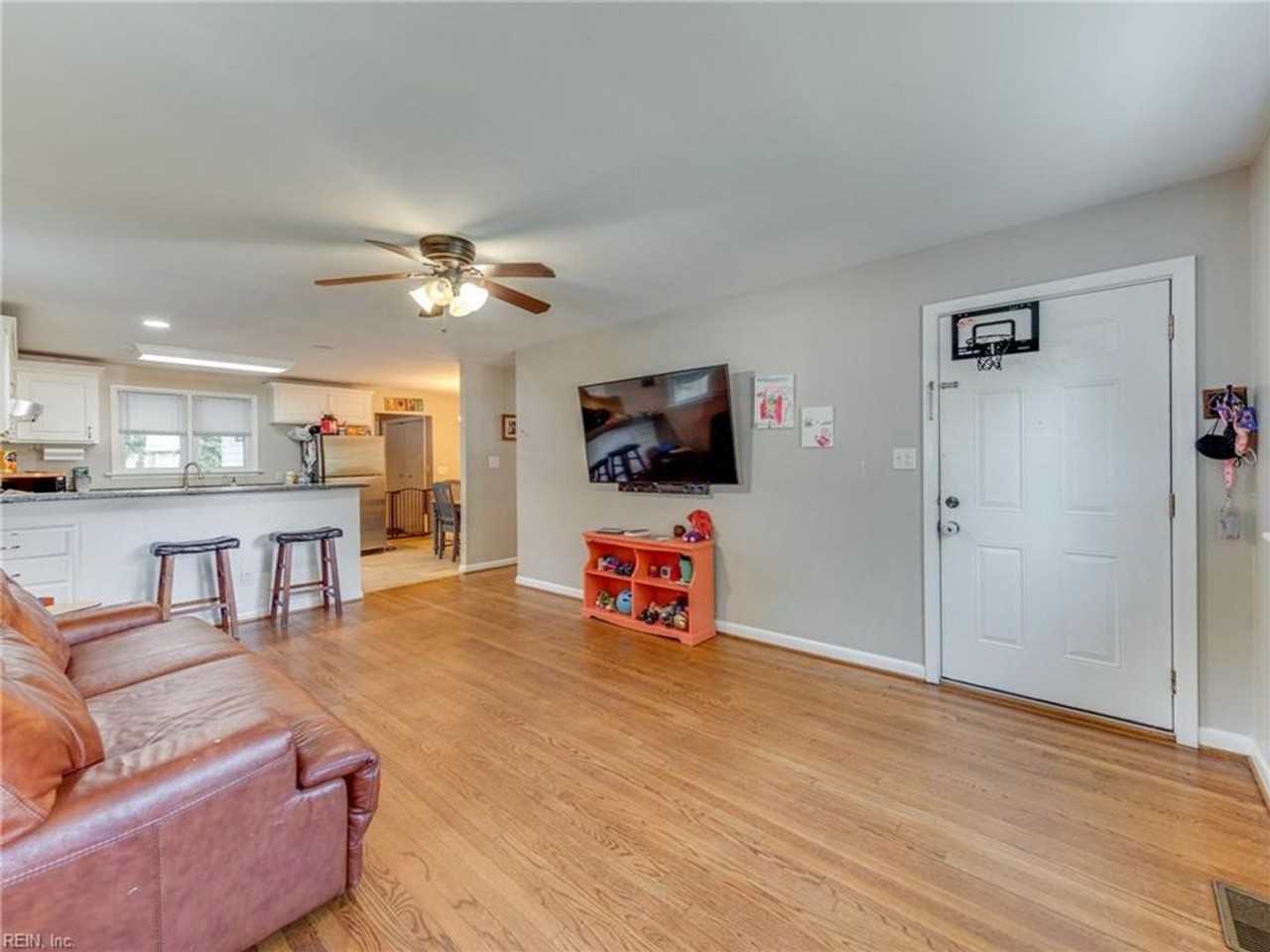 70 Concord Cres - Photo 5 of 23