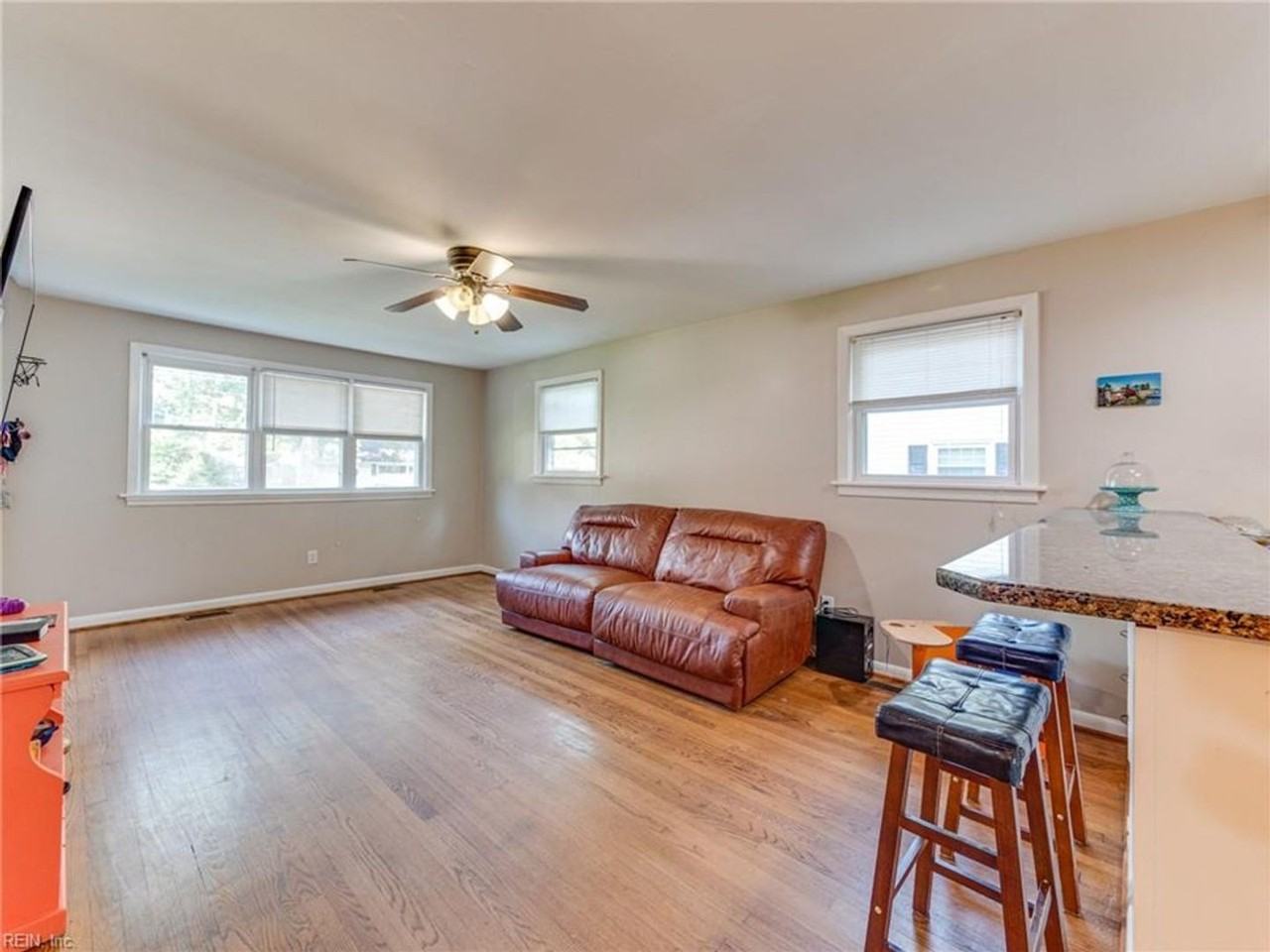 70 Concord Cres - Photo 6 of 23