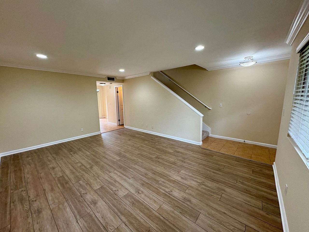 1415 N Broadway - Photo 2 of 15