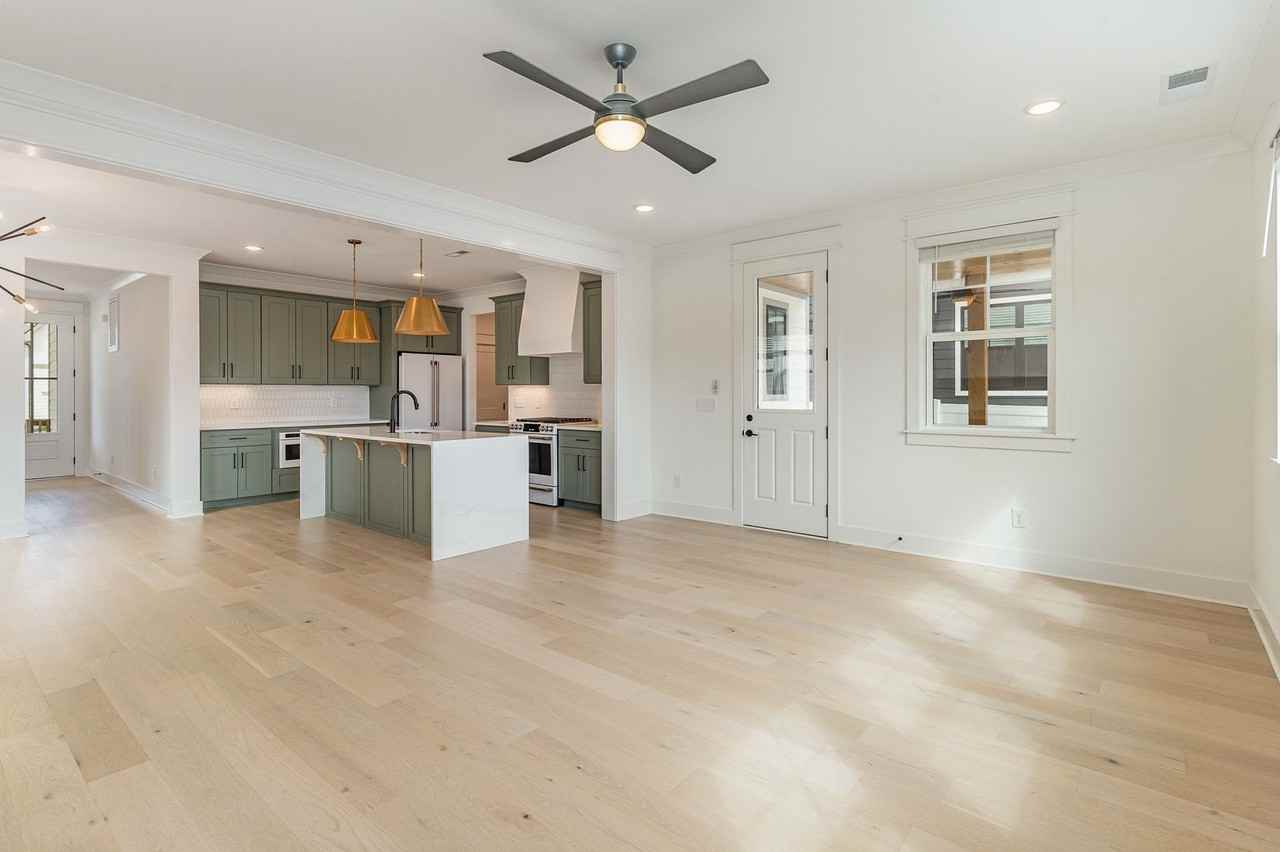 704 Caraway Ln - Photo 5 of 15