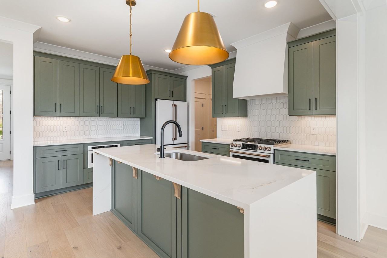 704 Caraway Ln - Photo 6 of 15