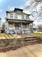 featured image of 722 S 5th St