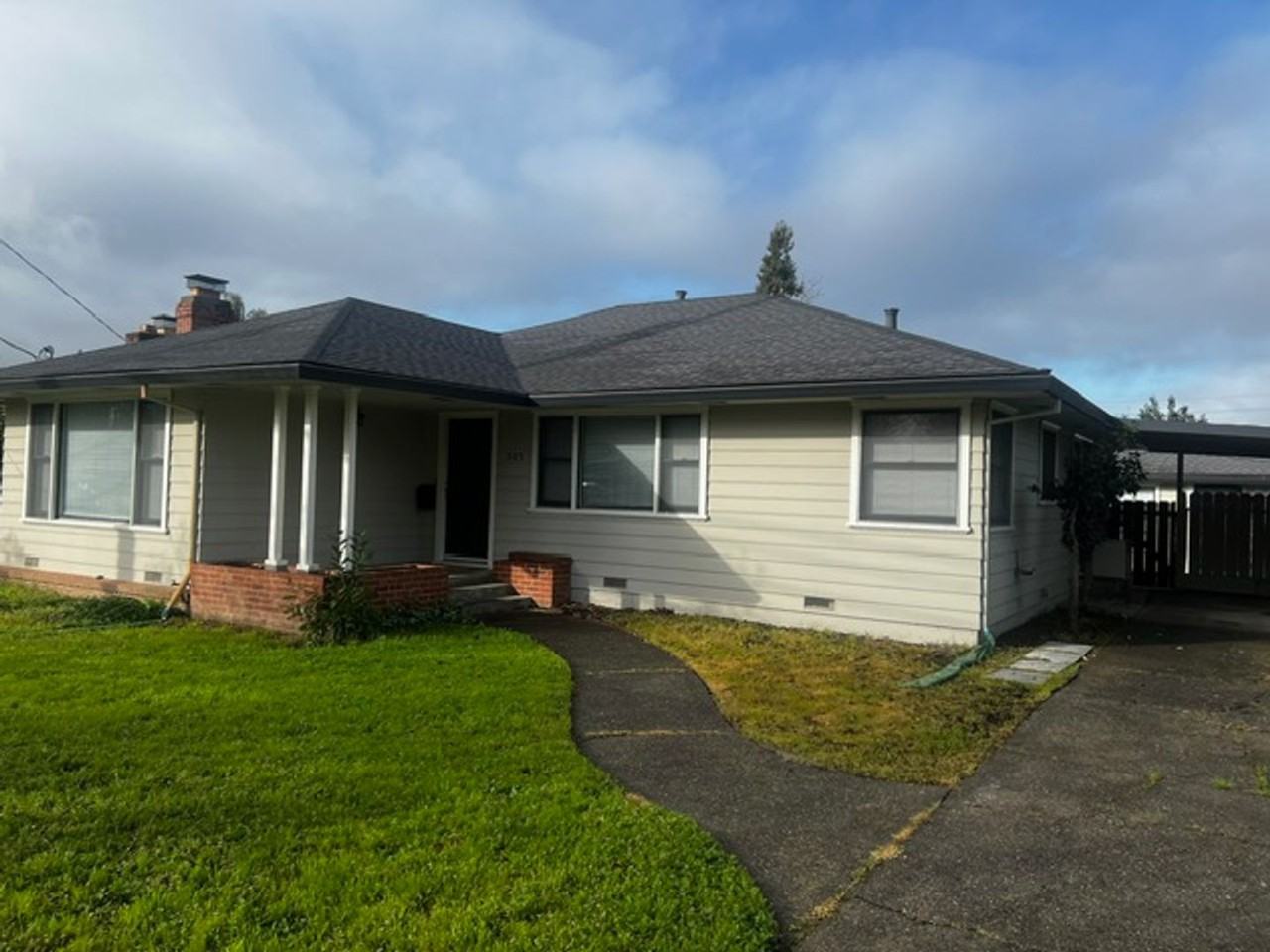 305 Jean Dr - Photo 2 of 29