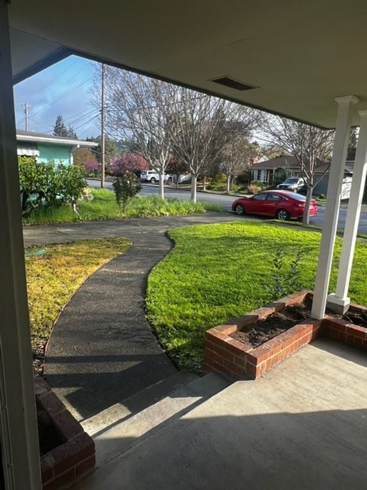 305 Jean Dr - Photo 3 of 29