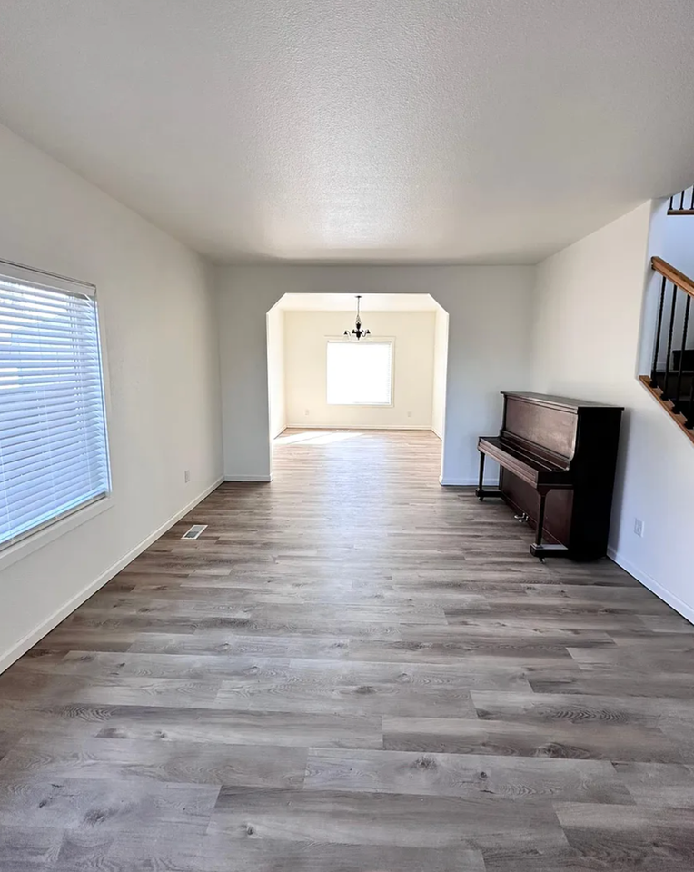 512 G St Se - Photo 3 of 14