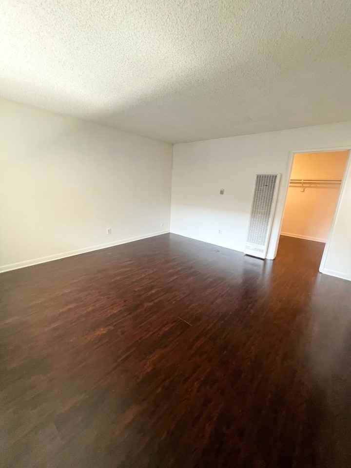 ARLINGTON 2 - Photo 3 of 10