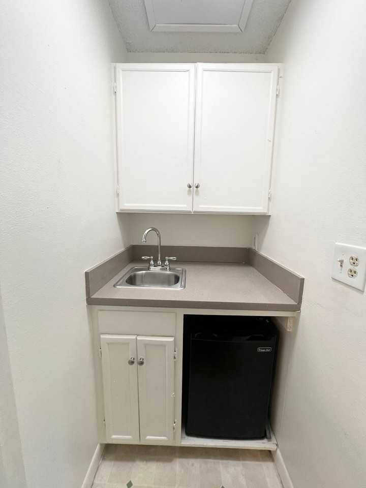 ARLINGTON 2 - Photo 5 of 10