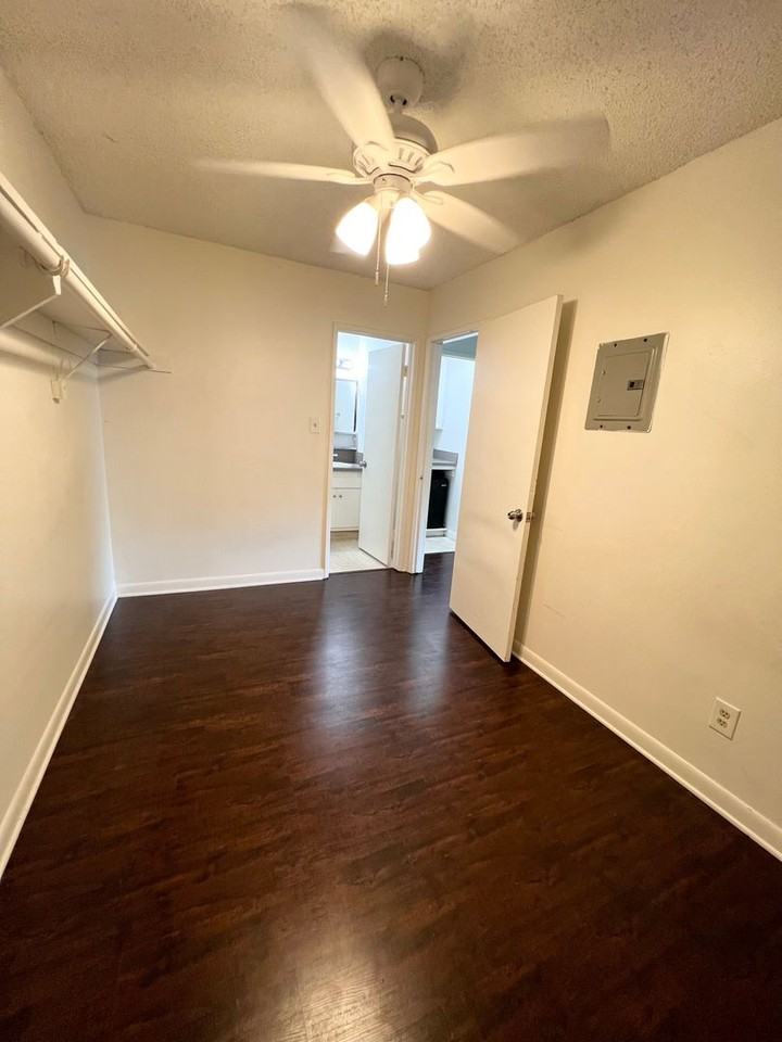 ARLINGTON 2 - Photo 7 of 10