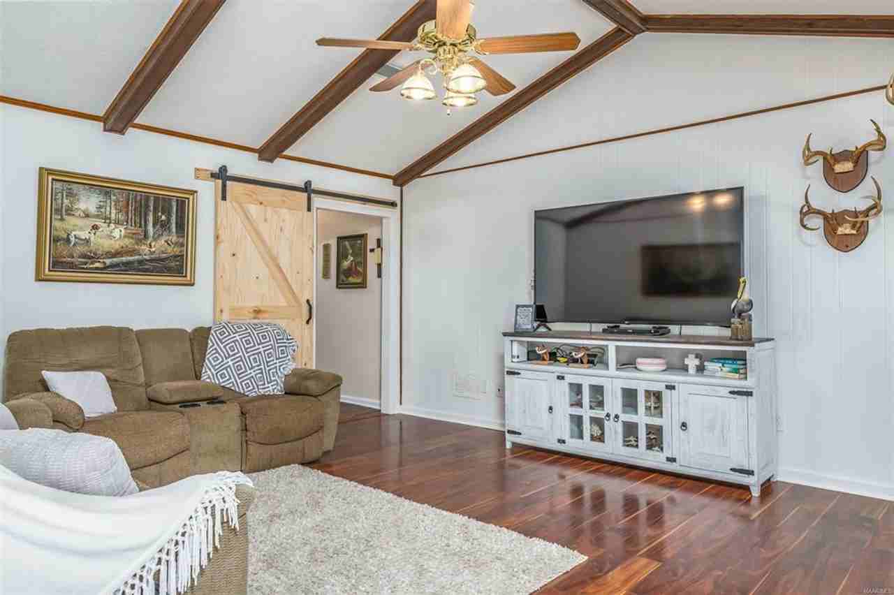 200 Davors Dr - Photo 3 of 19