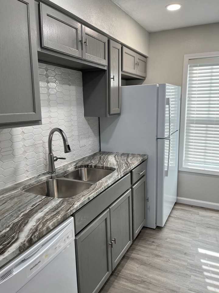 145 La Vista Ln - Photo 7 of 17