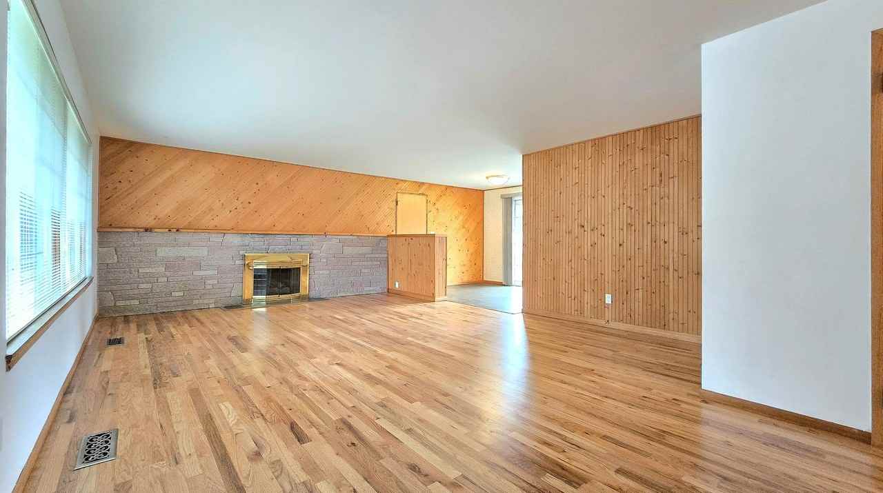 8002 W Glen Dr - Photo 3 of 20