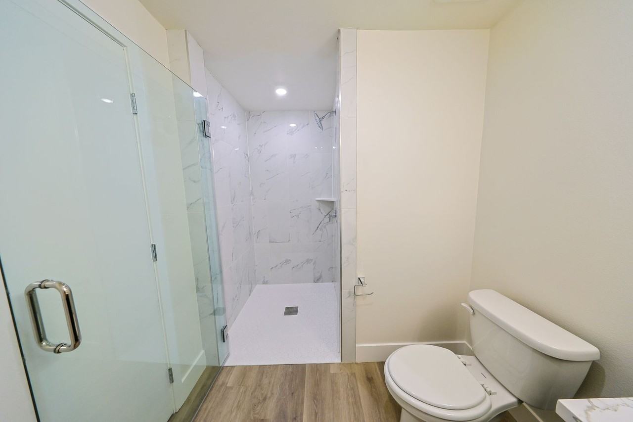 Orion 1317 Jefferson - Photo 2 of 33