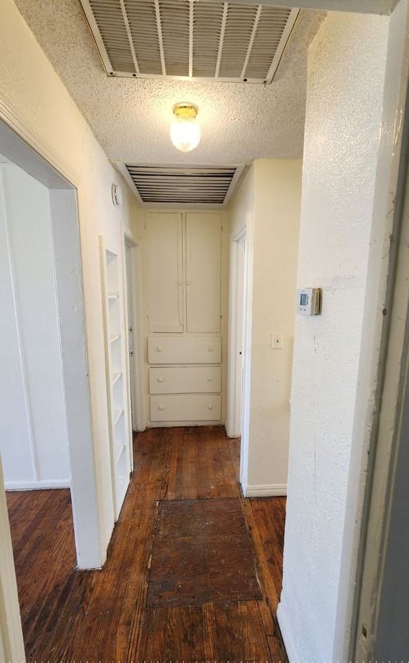 2136 Nw 32nd St - Photo 6 of 20