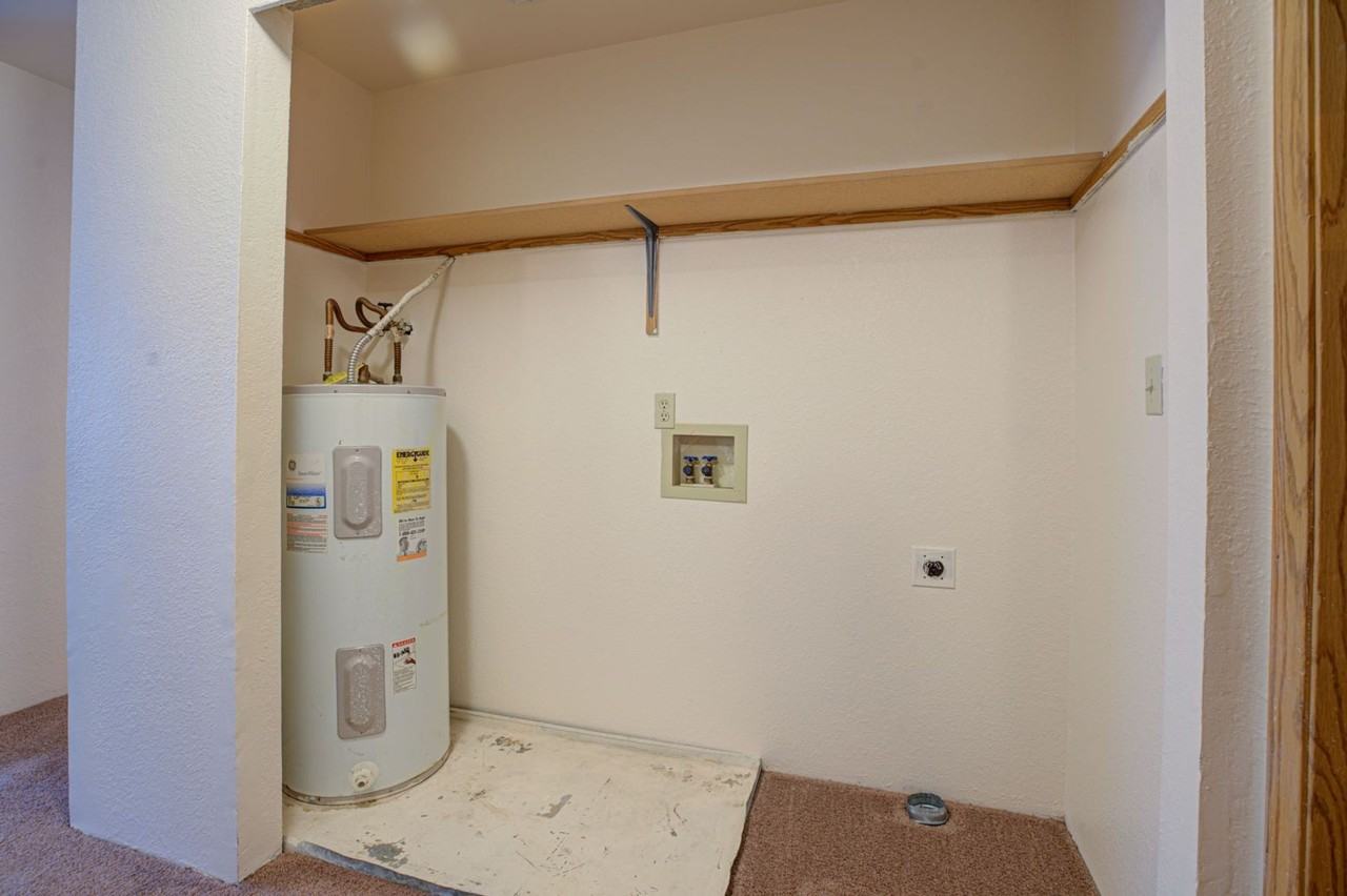 #442 WOODSIDE ESTATES APARTMENTS - Photo 6 of 47