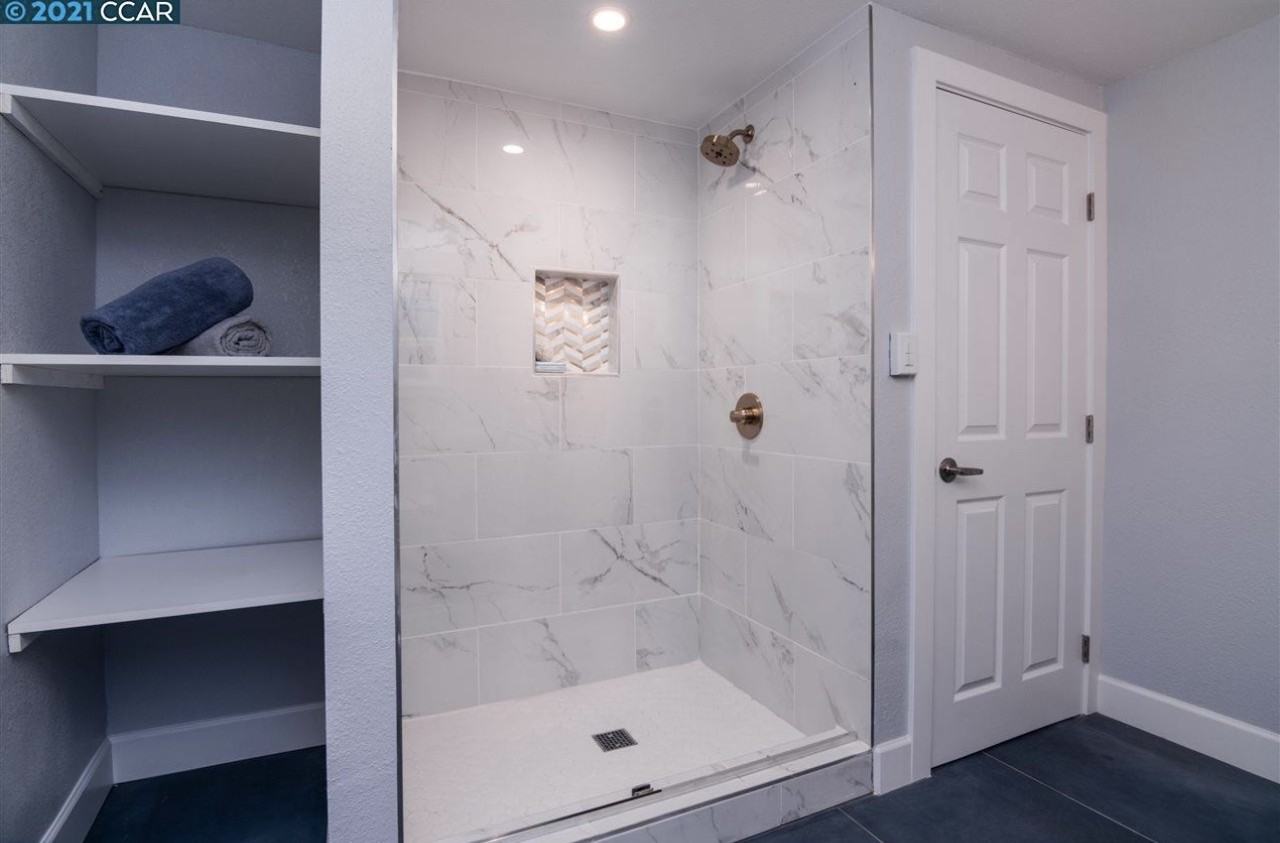 4816 Bond St #NA - Photo 2 of 5