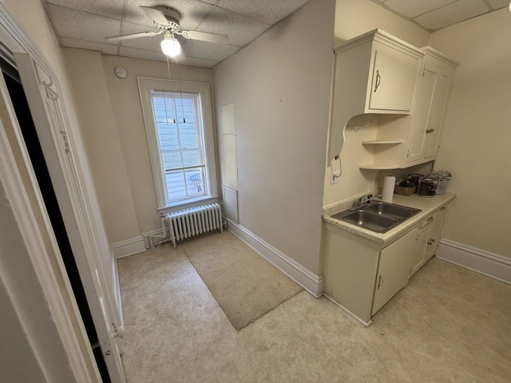 207 E Burlington Ave #3 - Photo 3 of 6