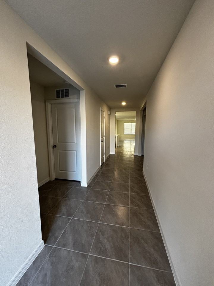 1894 Nw 247th Dr #NA - Photo 2 of 14