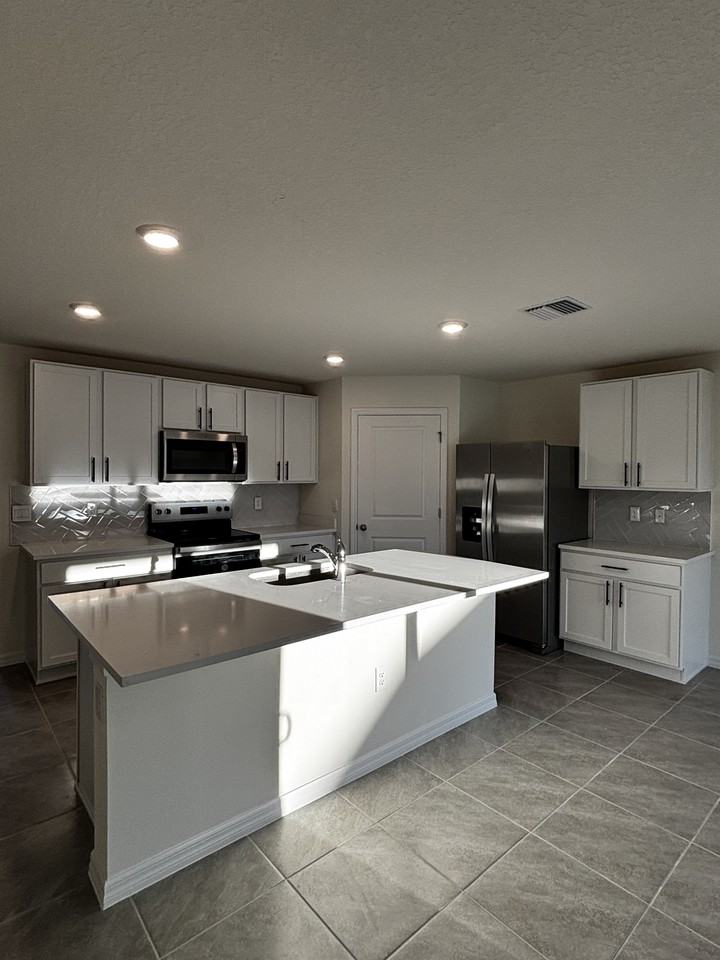 1894 Nw 247th Dr #NA - Photo 3 of 14