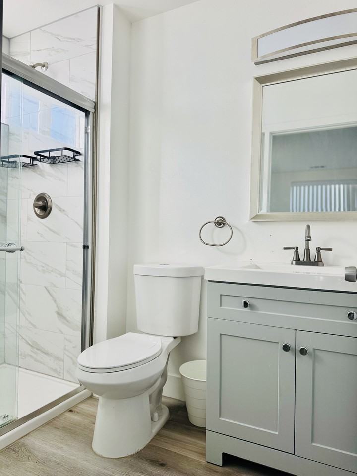 217 E 29th St - Photo 4 of 8