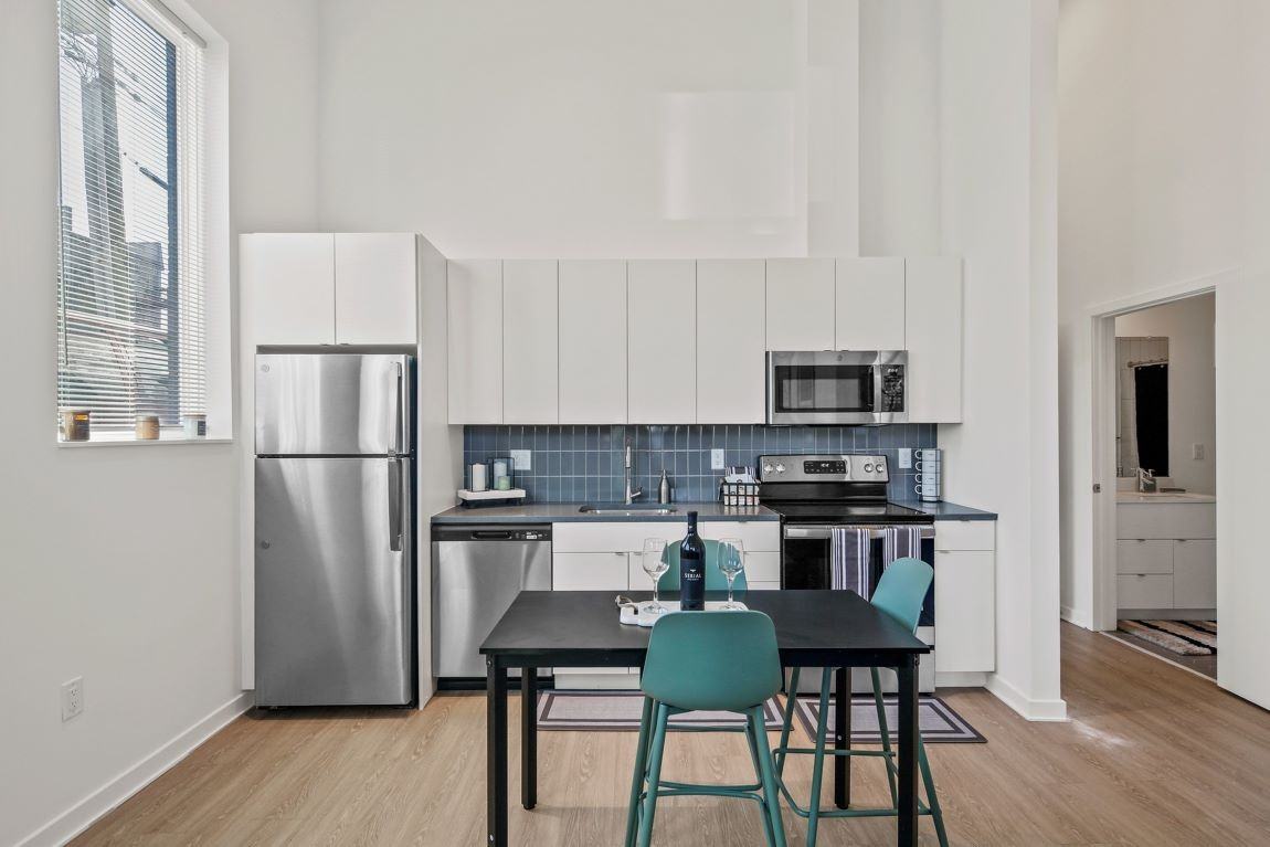 HOHM - Photo 7 of 50