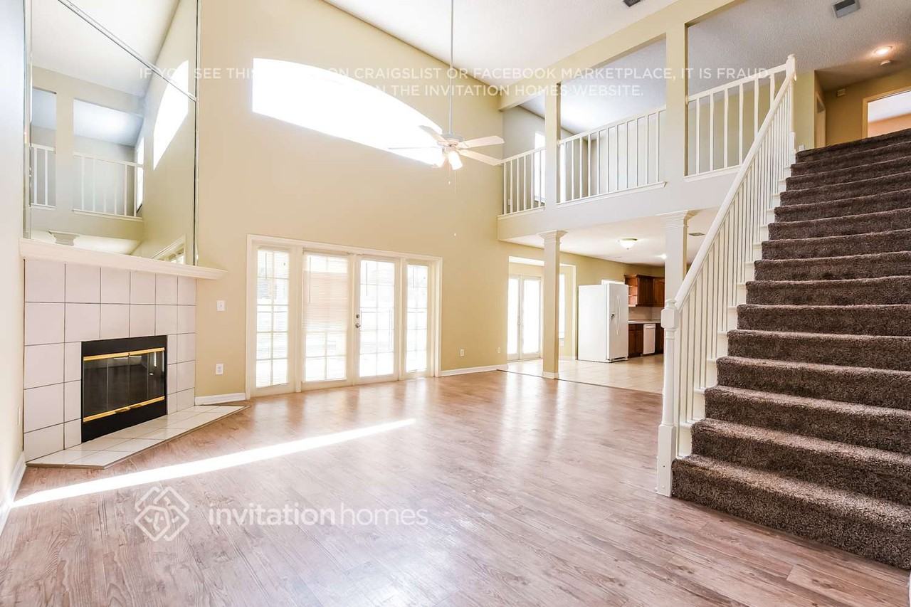 13697 Crystal River Dr - Photo 4 of 18