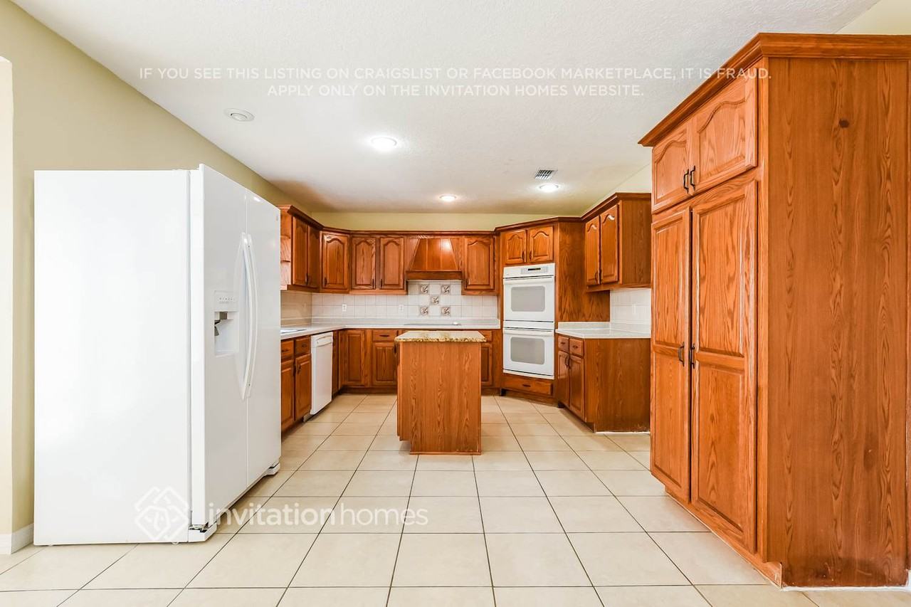 13697 Crystal River Dr - Photo 7 of 18