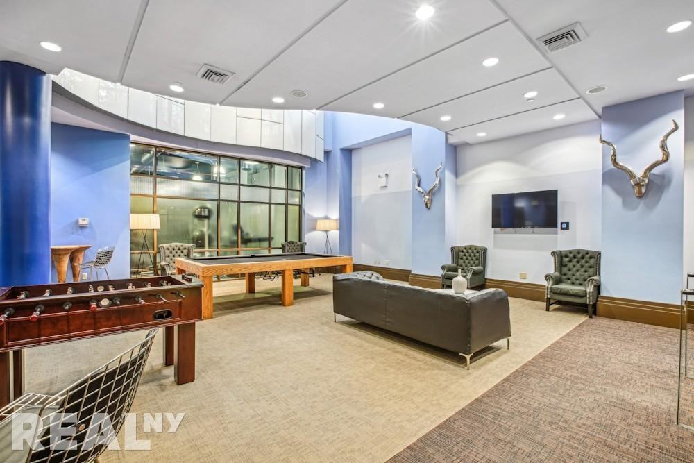 Chrystie St #423 - Photo 3 of 10