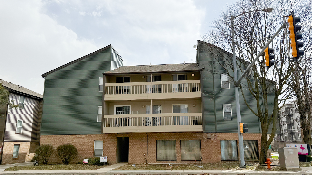 813 W Springfield - Photo 2 of 16