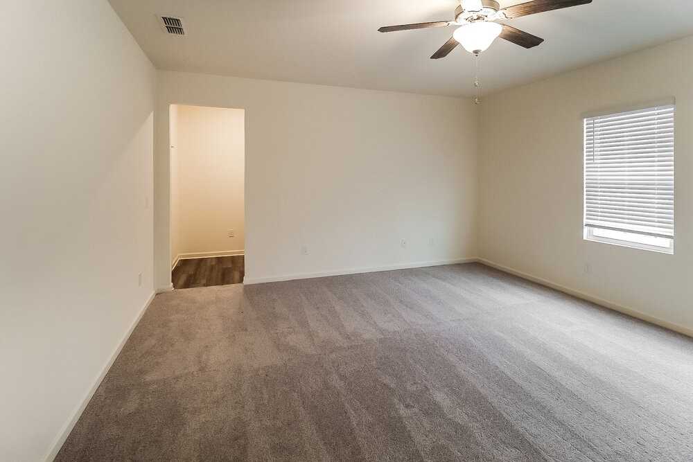 481 Knightsbridge Ln - Photo 4 of 17