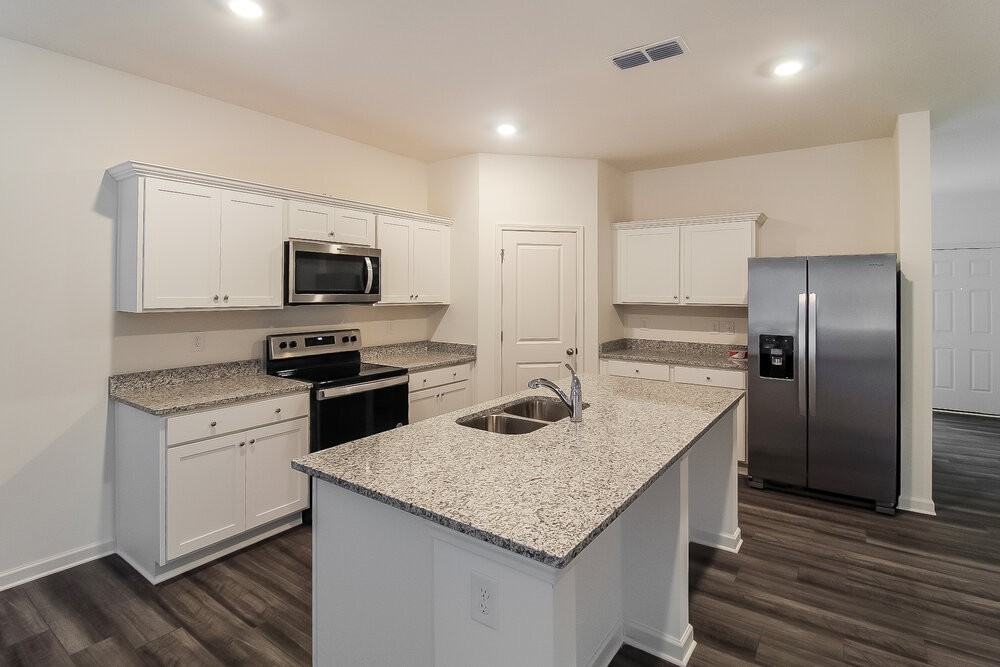 481 Knightsbridge Ln - Photo 6 of 17