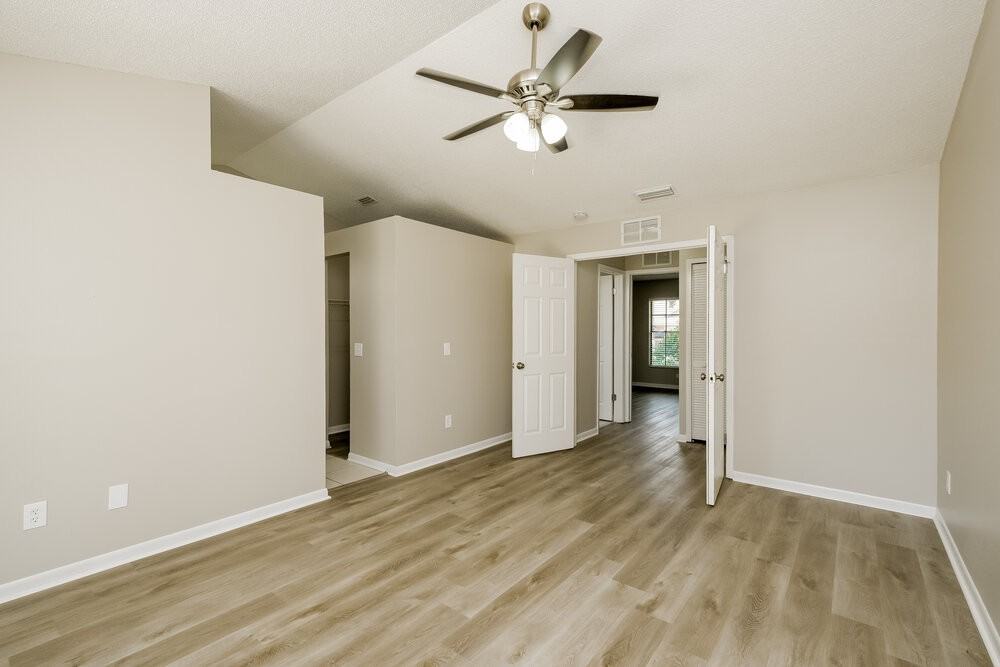 1621 Dusty Rose Ln - Photo 3 of 16