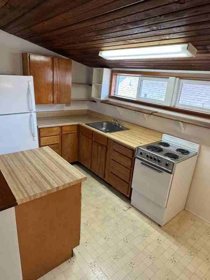 1418 Olive St #B - Photo 6 of 19