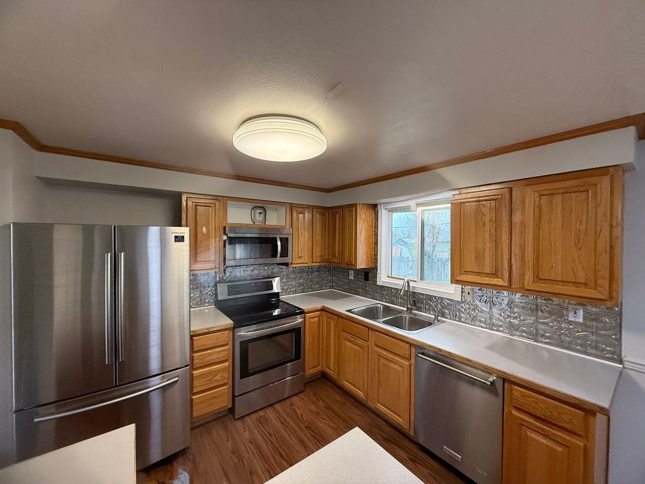 4513 N Larch Rd - Photo 6 of 20