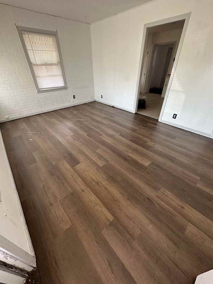 2204 30th St - Photo 2 of 8