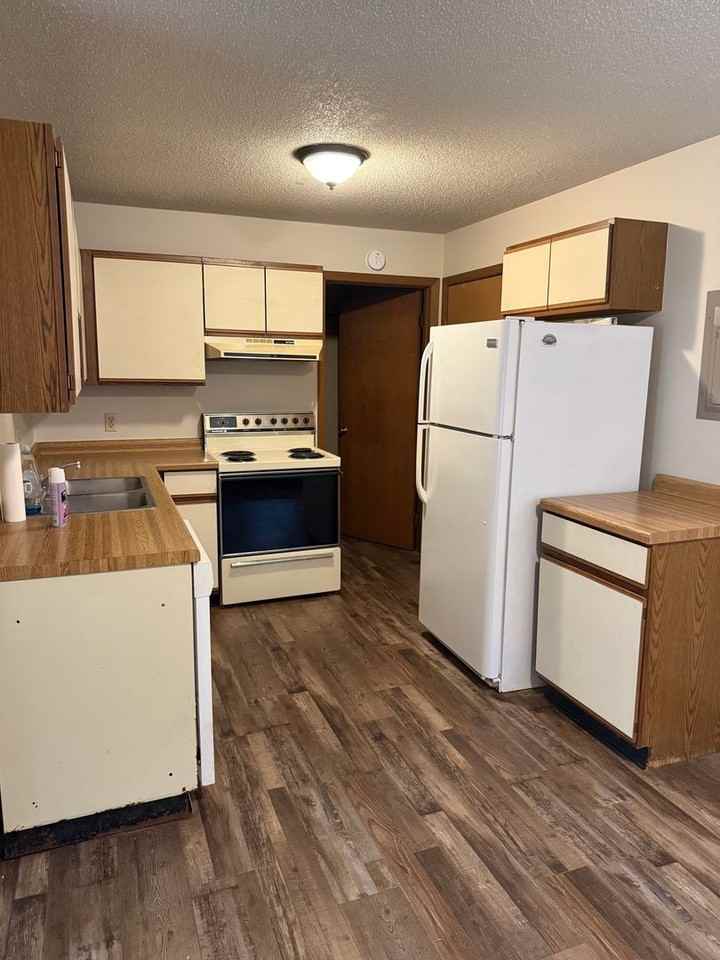 2319 Meadow - Photo 2 of 14