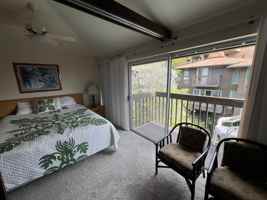 featured image of 75-5855 Walua Rd #8