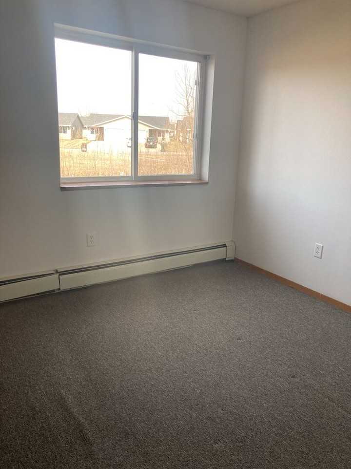 Valley Railroad Apartments - Photo 4 of 30