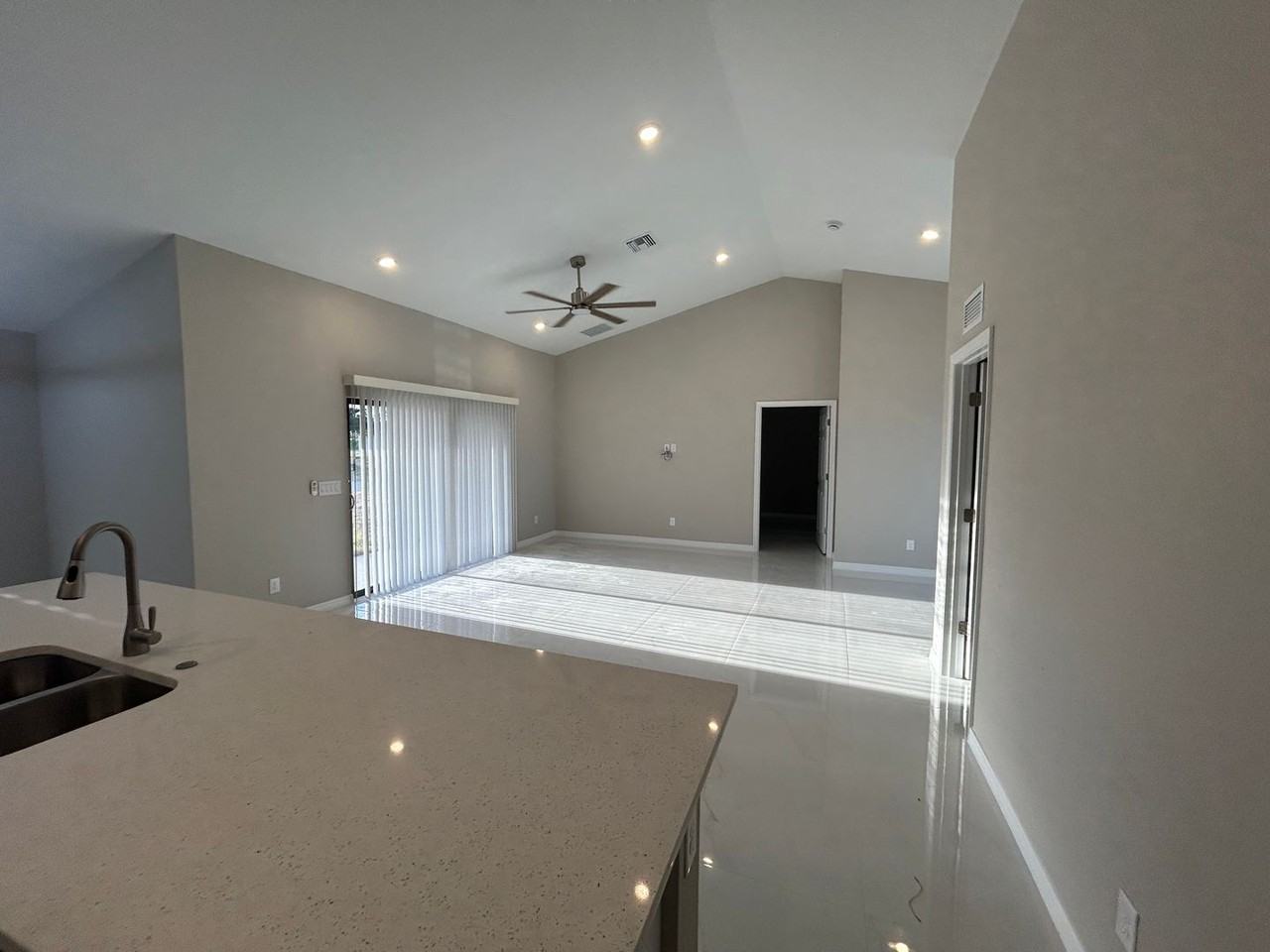 2601 Ne Juanita Pl - Photo 7 of 19