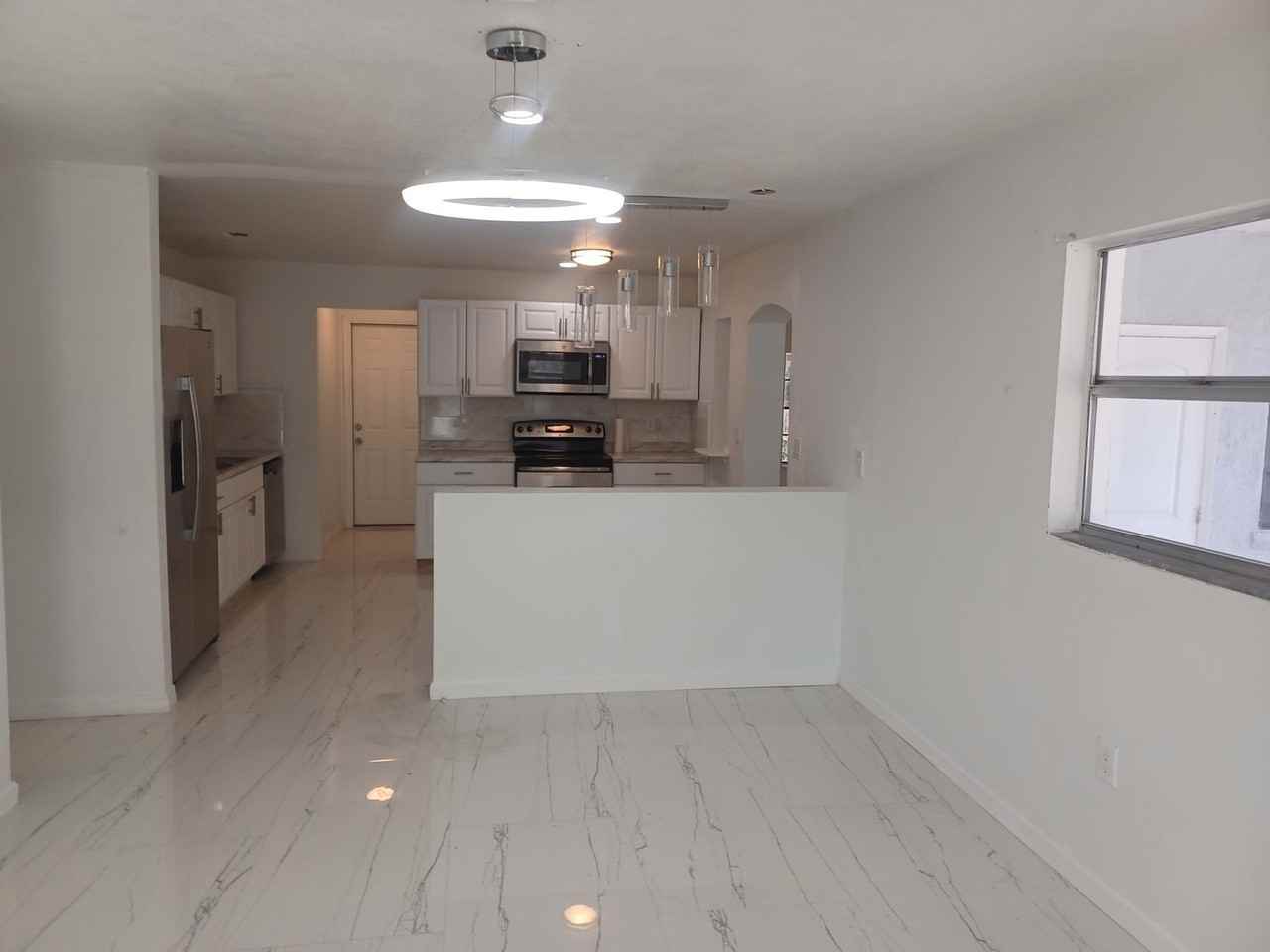 2627 Saint Charles St - Photo 2 of 21