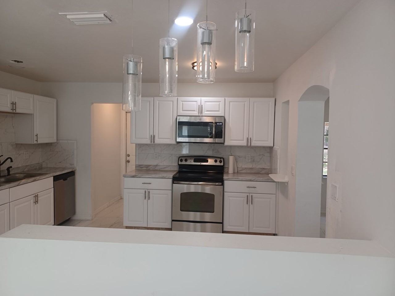 2627 Saint Charles St - Photo 5 of 21