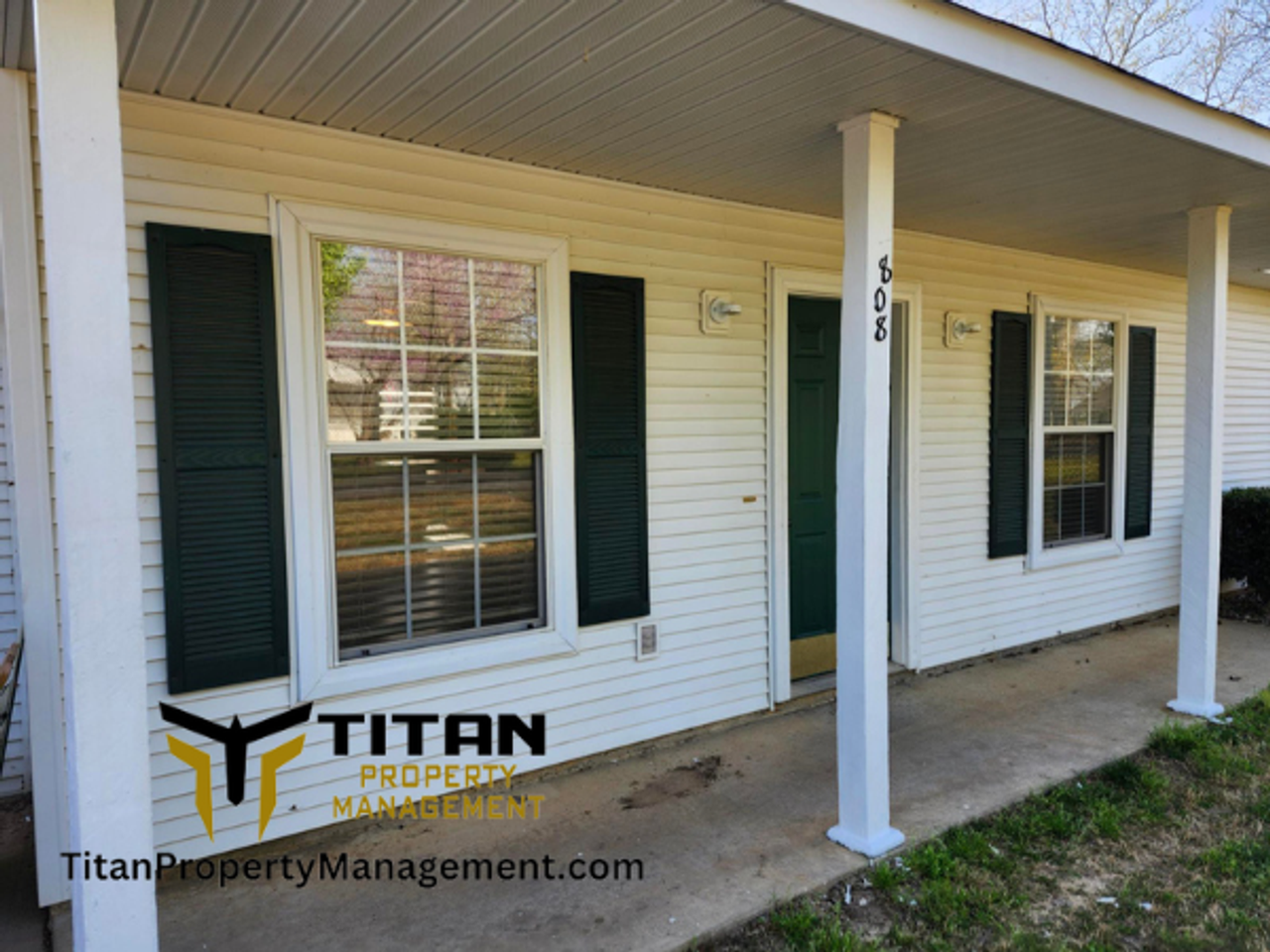 808 Tee St - Photo 2 of 19