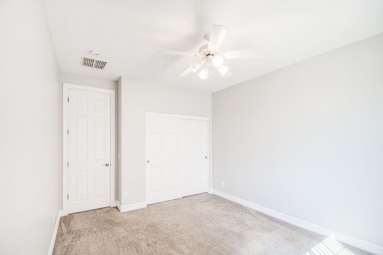 1360 E Hummingbird Ct - Photo 3 of 50