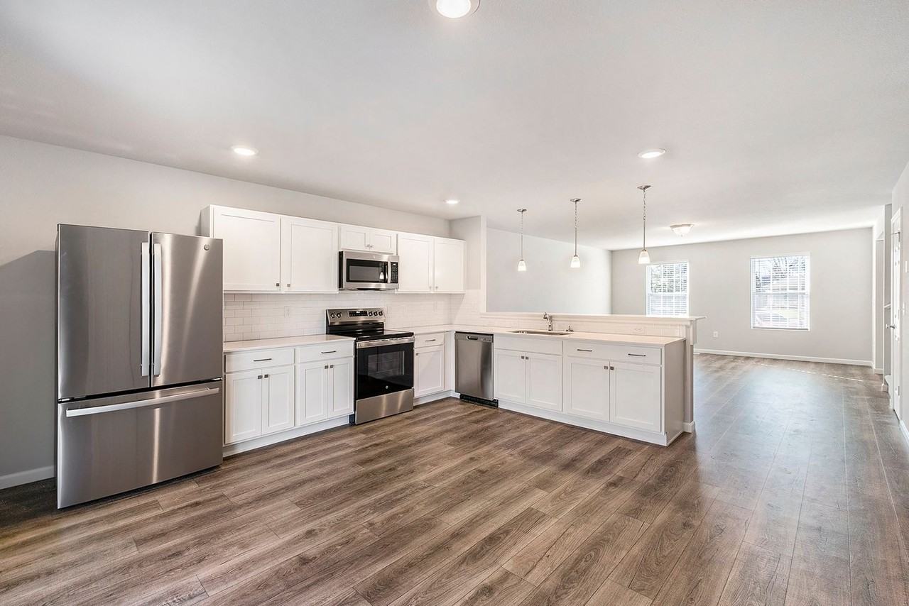 115 E Mason St - Photo 3 of 19