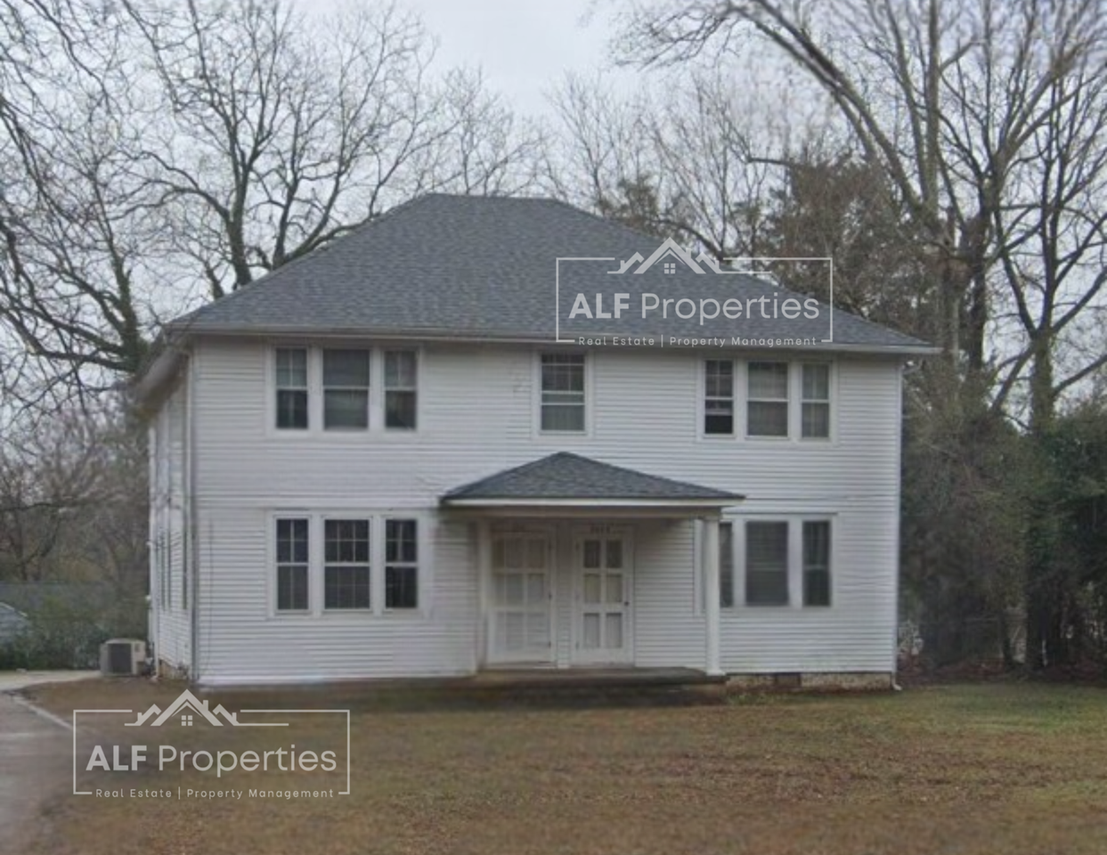 2607 Oxford Rd - Photo 2 of 15