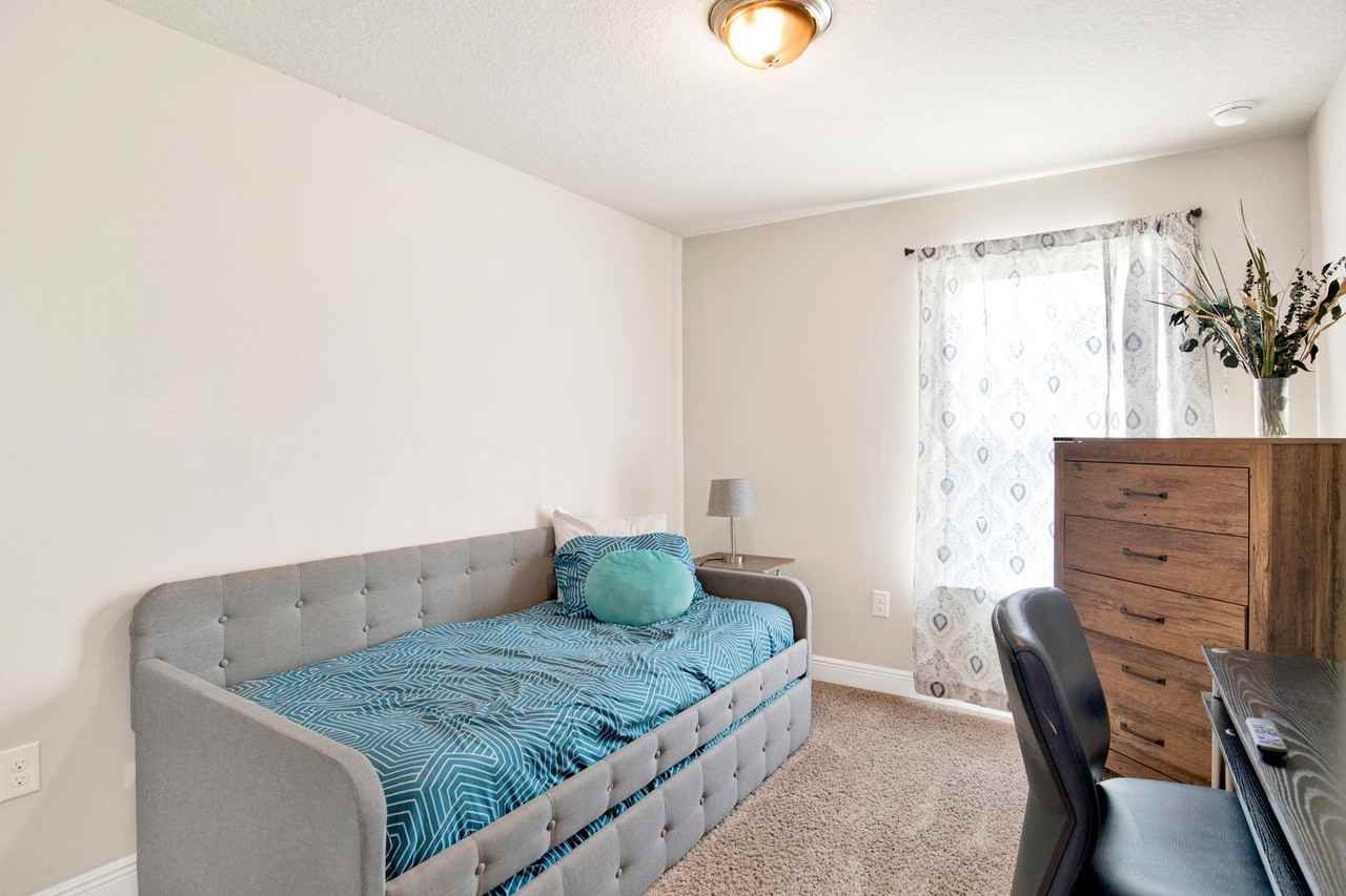 6001 Royal Port Ct - Photo 5 of 25